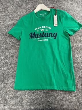 Ford Mustang Shirt Mens Small Green Tee Short Sleeve Car Logo Cotton n328
